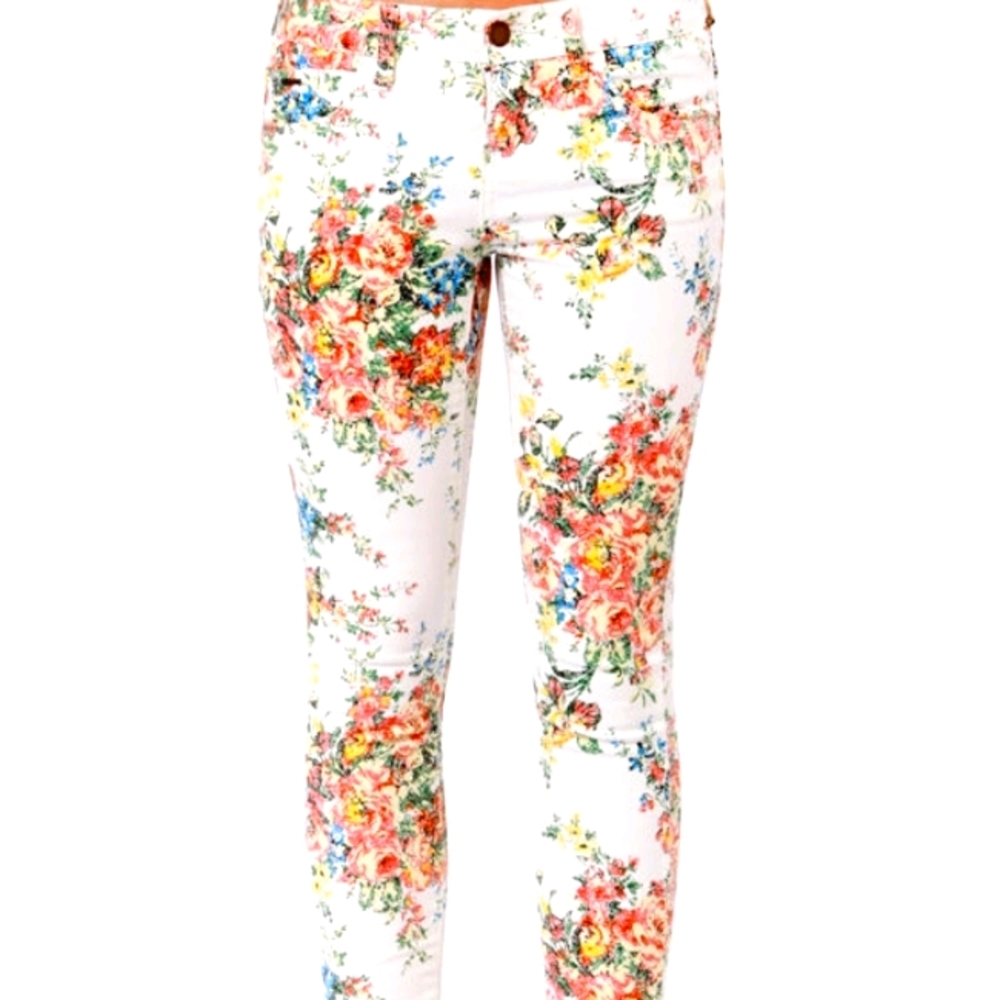 White Floral Skinny Denim by Billabong NWOT🌹